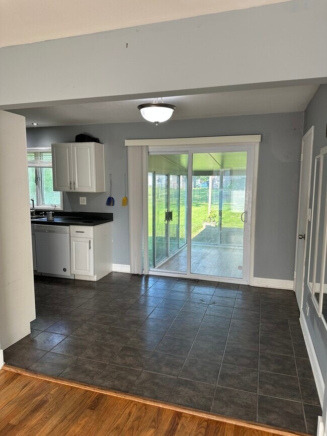 Building Photo - 141 Kathleen Dr