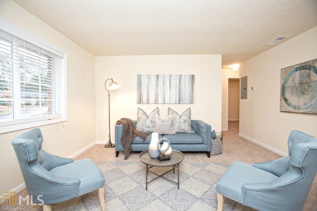 Foto del edificio - 53 Newnan Estates Dr