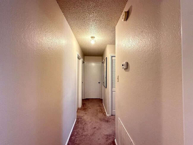 Foto del edificio - 7205 Waldon Dr