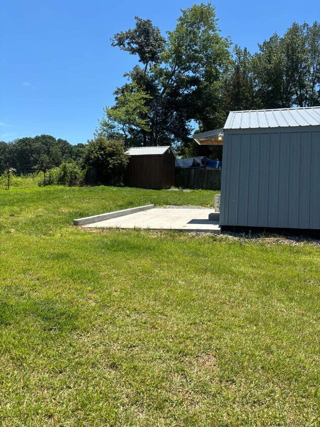 Foto del edificio - 1043 Ross Ln