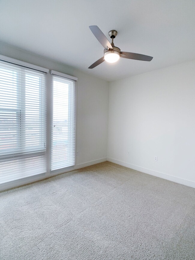 Building Photo - 3015 Gulden Ln