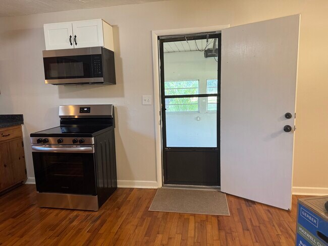 Foto del edificio - 5900 N Courtenay Pkwy