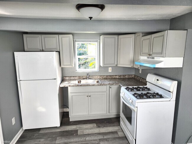 Building Photo - 2 br, 1 bath House - 542 Reed Street