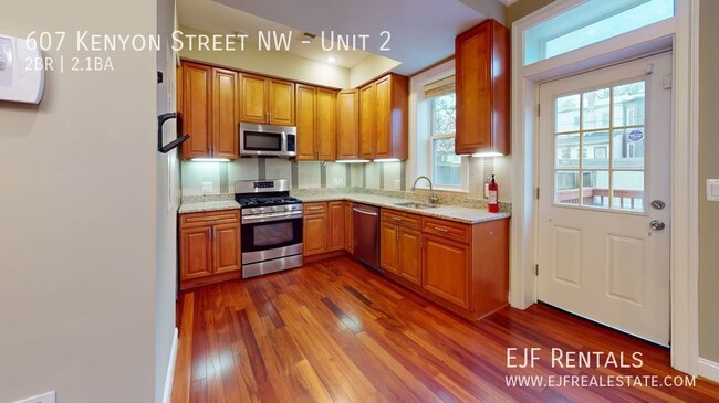 Building Photo - Renovated Two Bedroom Plus Den- Off Street...