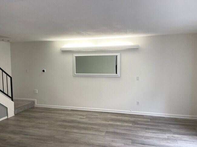 Foto del edificio - 16902 Chaparral Ave