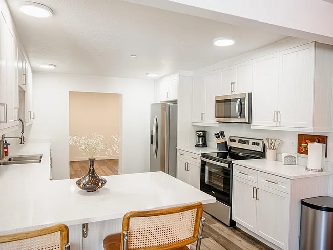 Foto del edificio - 380 Utah Ave