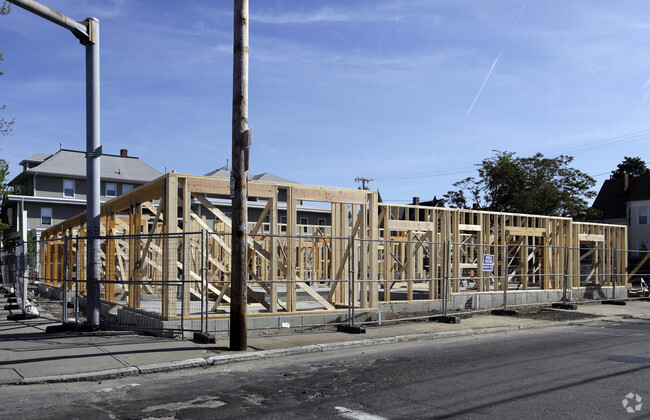 Building Photo - 770 Broad St