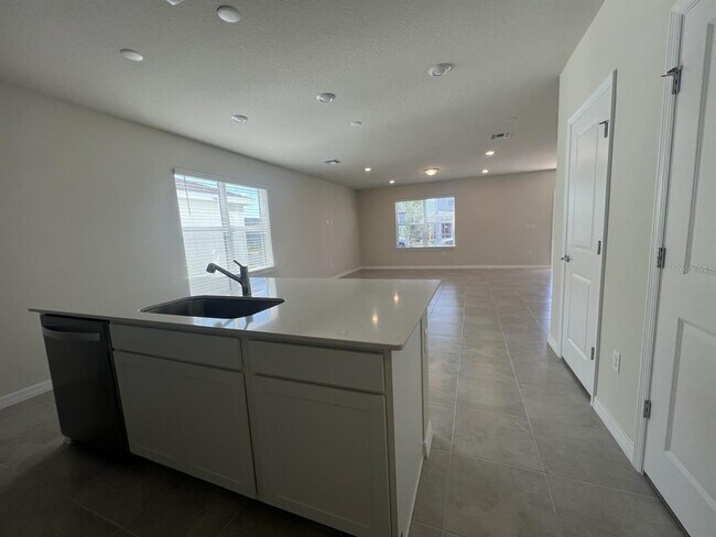 Foto del edificio - 3355 Vine Leaf St