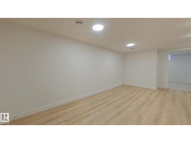 Building Photo - 1037 Aster Blvd