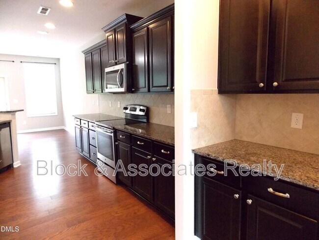 Building Photo - 603 Old Mill Village Dr