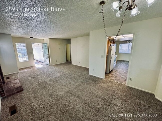 Foto del edificio - 2596 Fieldcrest Dr