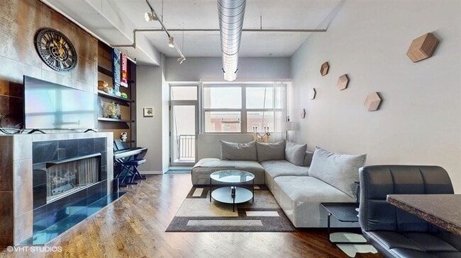 Building Photo - 500 S Clinton St