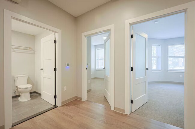 Building Photo - 210 Hemenway St