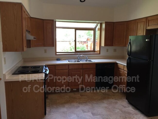 Building Photo - 9996 Spring Hill Ln