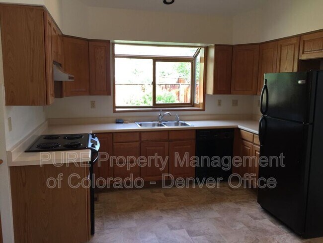 Foto del edificio - 9996 Spring Hill Ln
