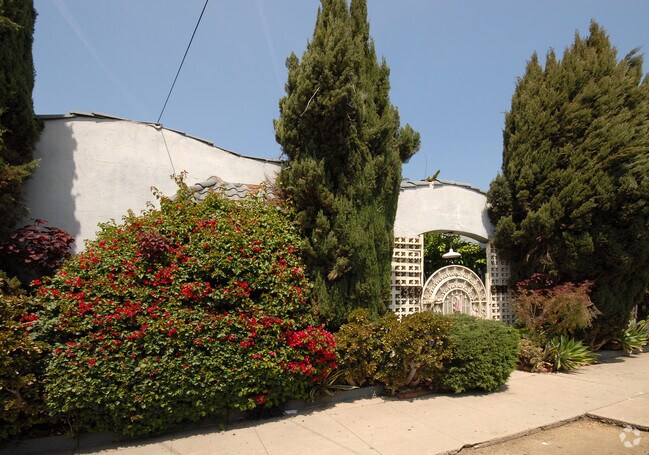Foto del edificio - 343 N Benton Way