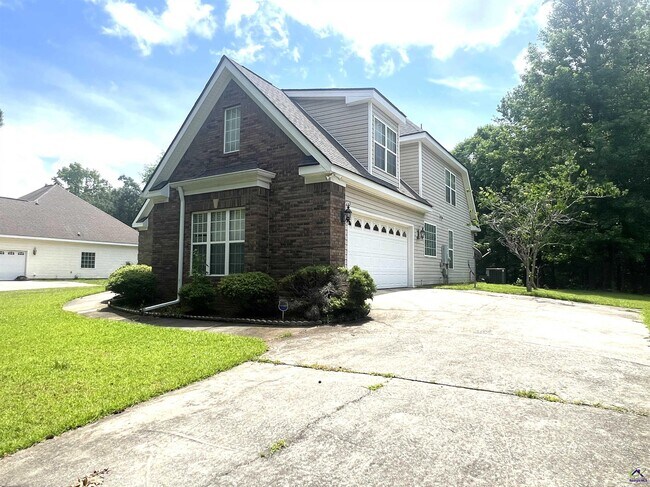 Foto del edificio - 136 Joycliff Cir