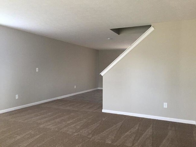 Building Photo - 2261 Rosswood Blvd