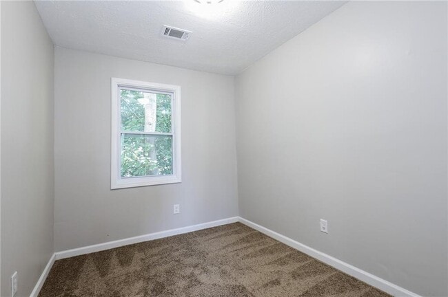 Building Photo - 7000 Oakhill Cir