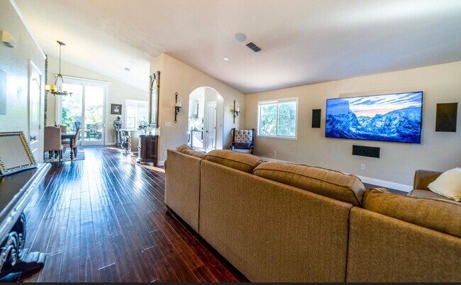 Building Photo - 3293 Woedee Dr