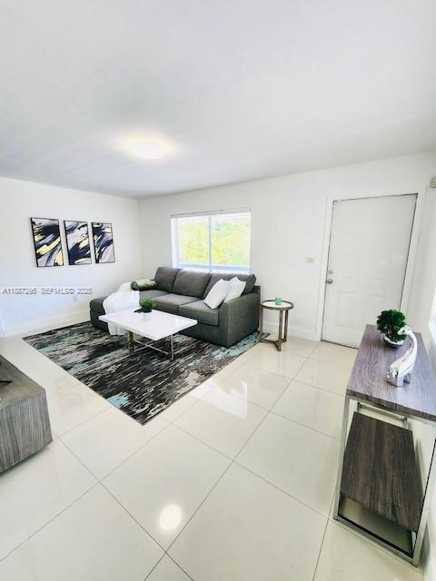 Foto del edificio - 1030 NE 80th St