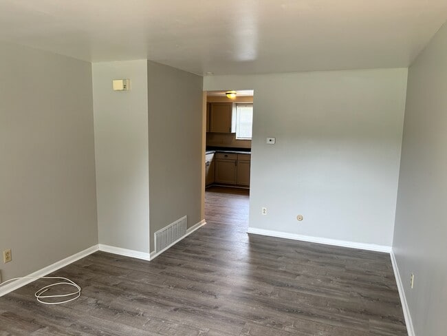 Building Photo - 5670-5676 Ironwood Ct