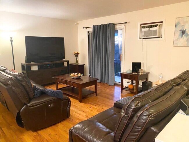 Building Photo - 34 Trask Ave