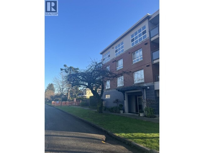 Building Photo - 2096 W 46th Ave