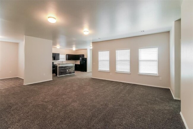 Building Photo - 909 N Donald Way