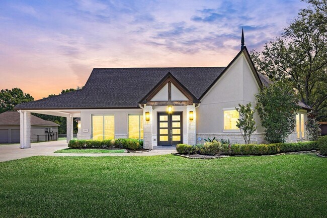 Building Photo - 2911 S Saddlebrook Ln