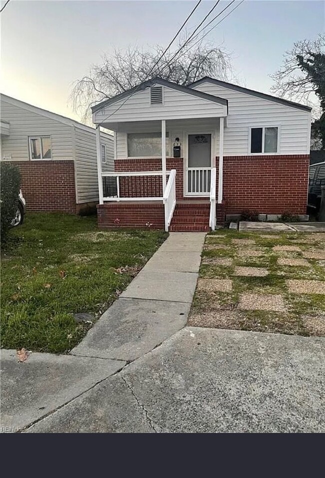 Building Photo - 633 42nd St Building Photo - 633 42nd St