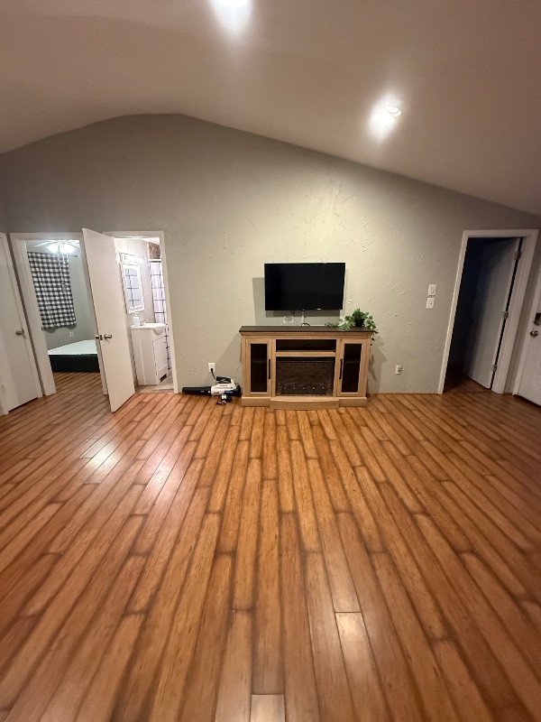 Building Photo - 489 Clubhouse Dr