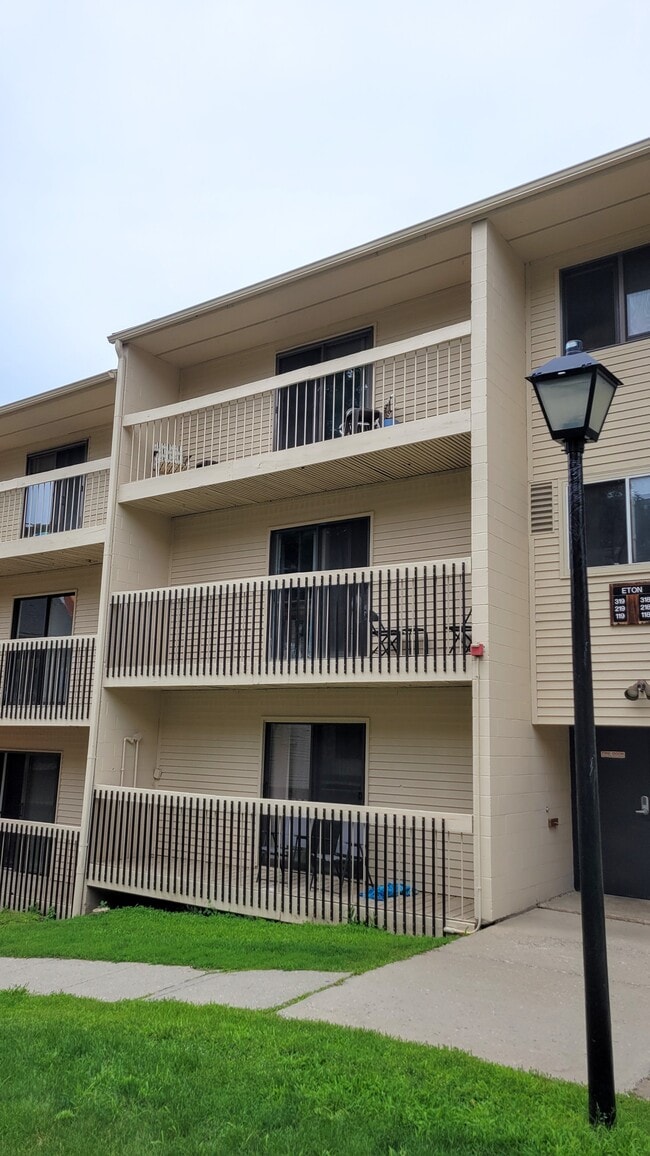 Building Photo - 37 S Williams St
