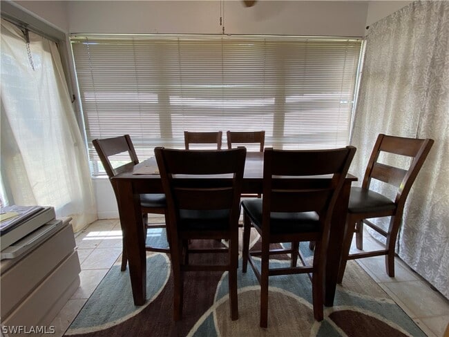 Building Photo - 1514 Edgewater Cir