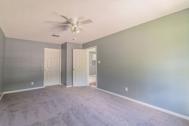 Building Photo - 5407 Thrush Dr