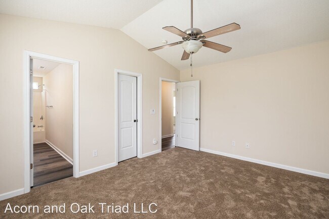 Building Photo - 3 br, 2.5 bath House - 3804 Raintree Drive