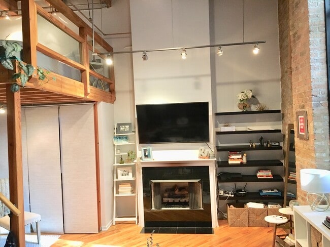 Foto del edificio - 226 N Clinton St
