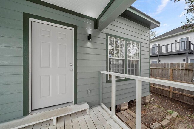 Building Photo - 3605 Runnels St
