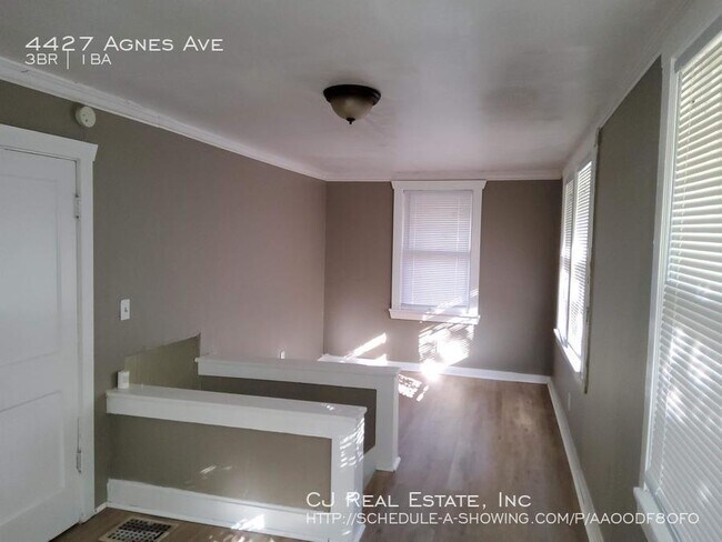 Foto del edificio - 4427 Agnes Ave