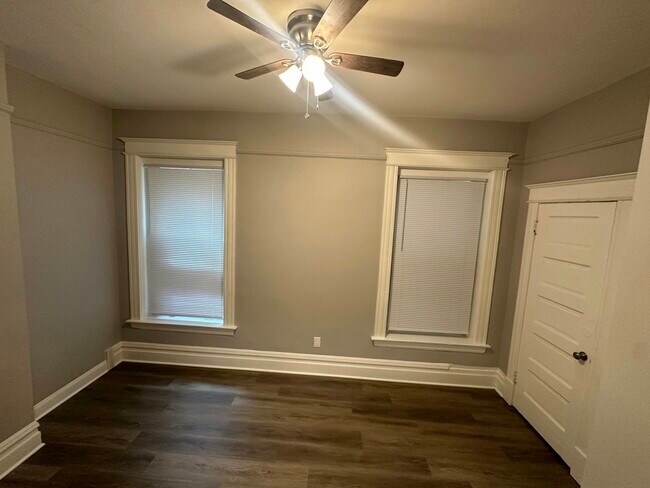 Building Photo - 6426 S Ingleside Ave