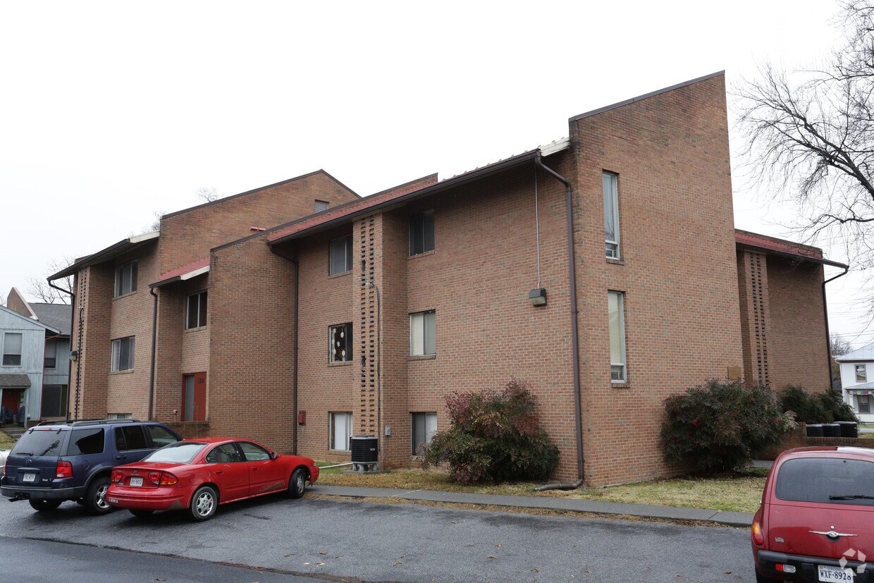 Foto principal - Montclair Apartments