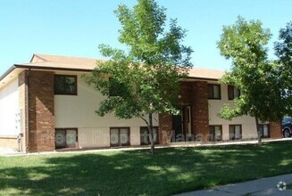 Building Photo - 4953 Basswood Dr