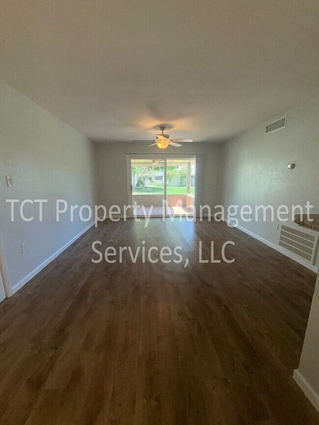 Foto del edificio - Remodeled 55+ Townhome in Mesa