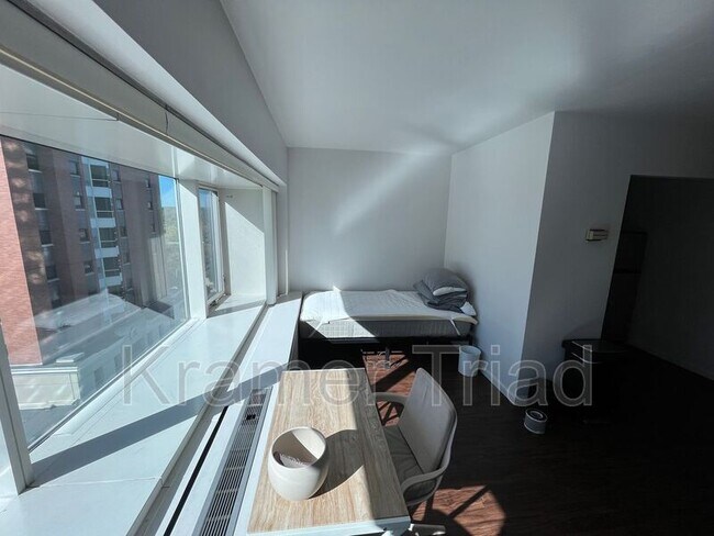 Building Photo - 555 E William St