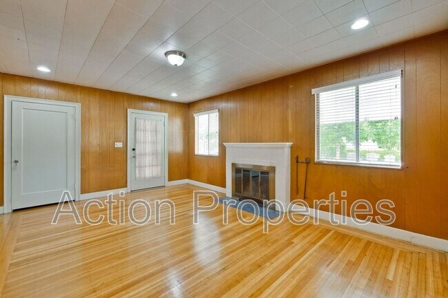 Photo - 310 Oak St Apartment