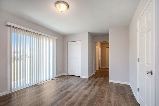 Foto del edificio - 917 Richard Ave