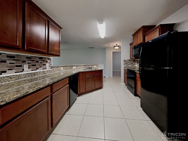 Building Photo - 2463 Winnipeg Dr