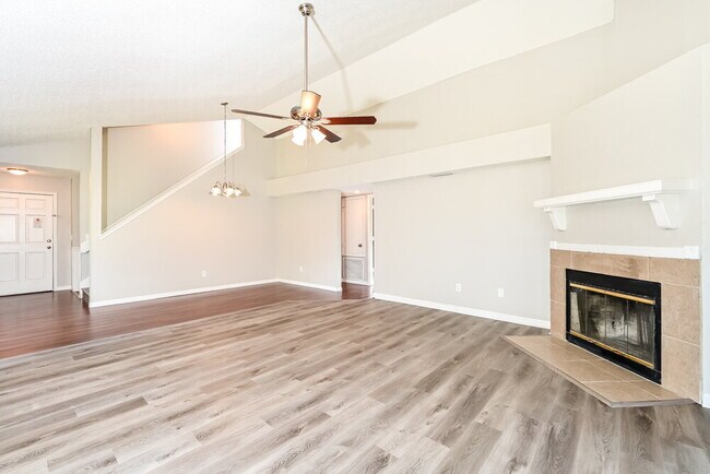 Foto del edificio - 356 Amethyst Ct