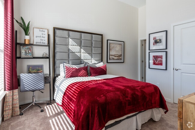 2BR, 2BA - 1,074 SF - Ashley Scholars Landing