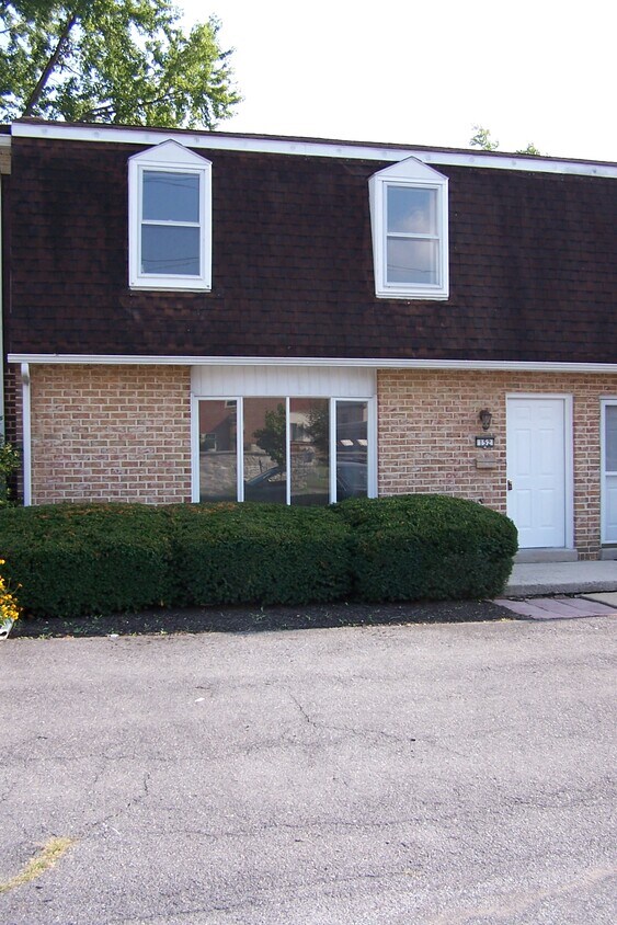 Front of House - 152 E Chapel Ave
